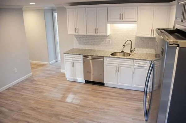 657 Mill St — Photo 3