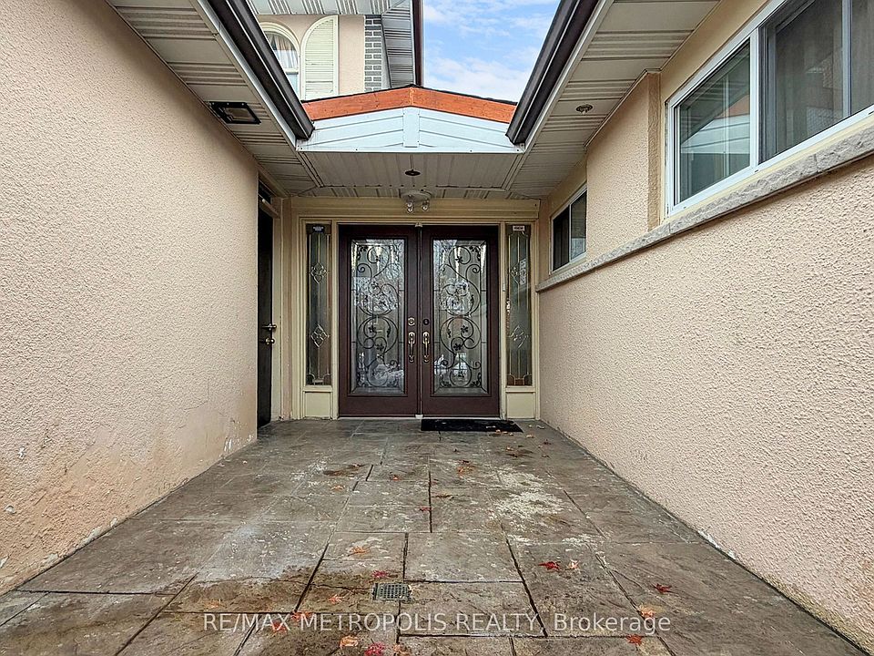 1st image of 11 Conamore Cres