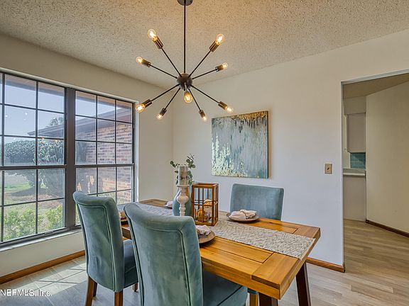 4th image of 6307 CRANBERRY Lane W