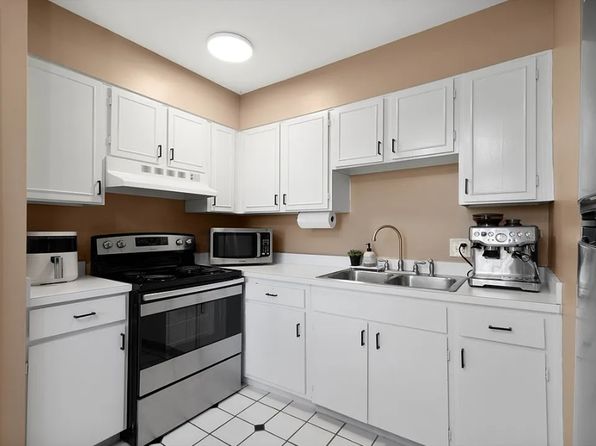 110 Jamestown Dr APT D