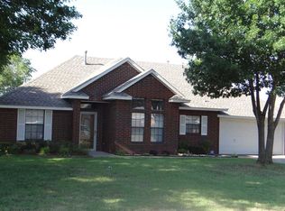 1810 Windsor Dr, Duncan, OK 73533