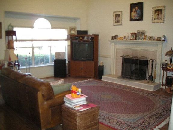 2nd image of 1087 Severn Dr