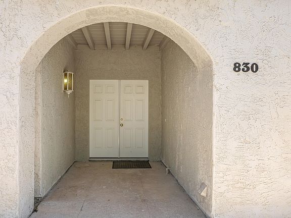 3rd image of 830 Arroyo Vista Dr