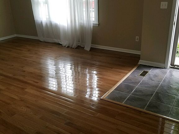 2nd image of 117 Clays Ferry Dr