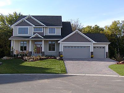 1st image of 642 Woodland Way