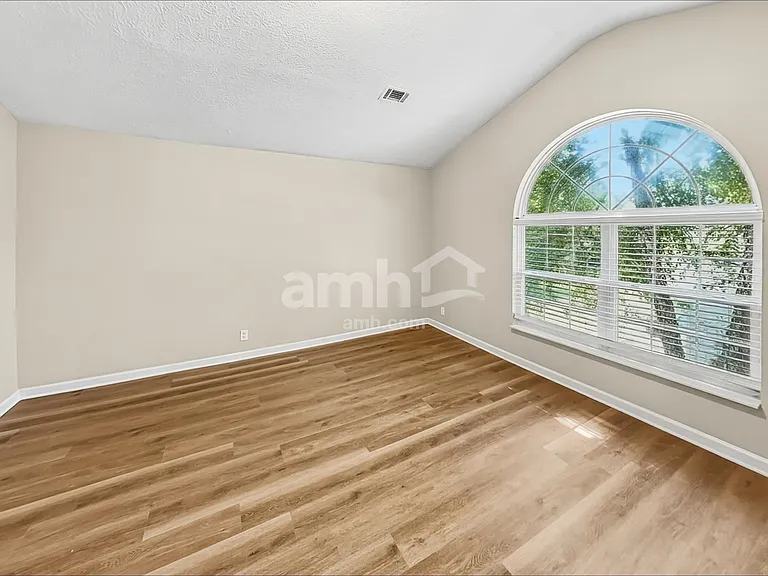 2120 Loudenslager Dr — Photo 6