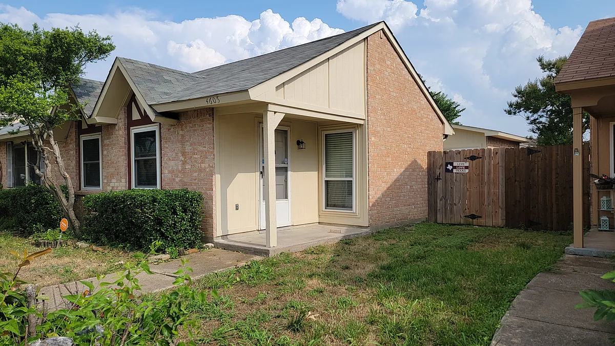 Building Photo - 4605 Chapman St