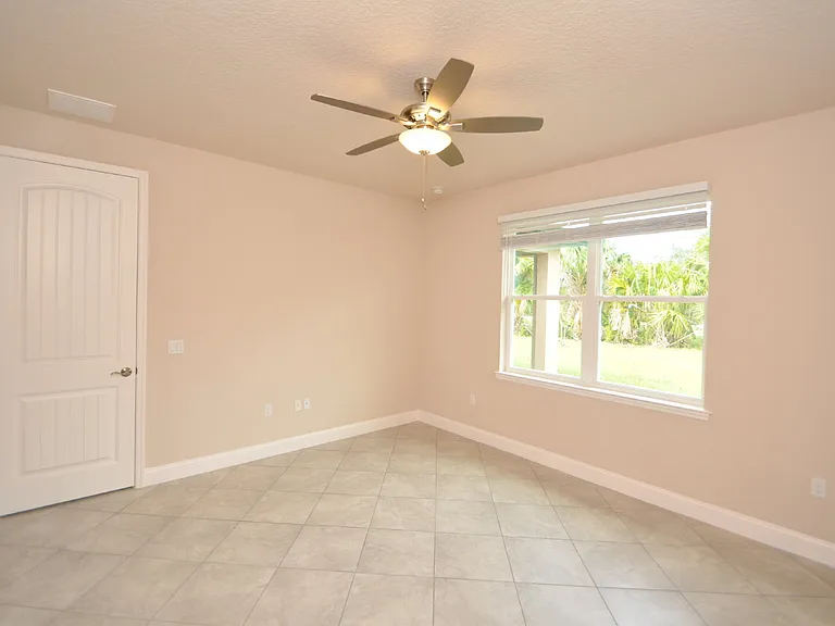 226 Coral Reef Ct N #B — Photo 22