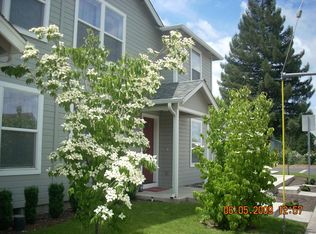 419 N 10th St, Central Point, OR 97502