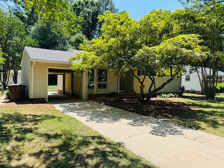 2529 Overbrook Dr — Photo 2