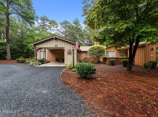 410 Teakwood Ln, Southern Pines, NC 28387