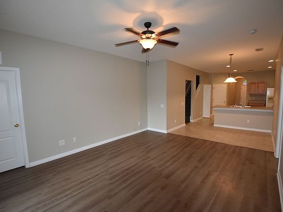 5th image of 3521 Beneraid St