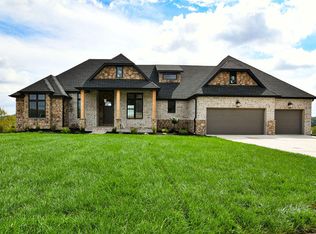 3248 W Bluffview St, Springfield, MO 65810