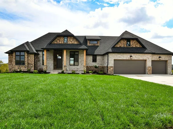 3248 W Bluffview Street, Springfield, MO 65810