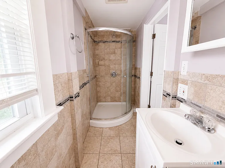 132 Clinton St — Photo 10