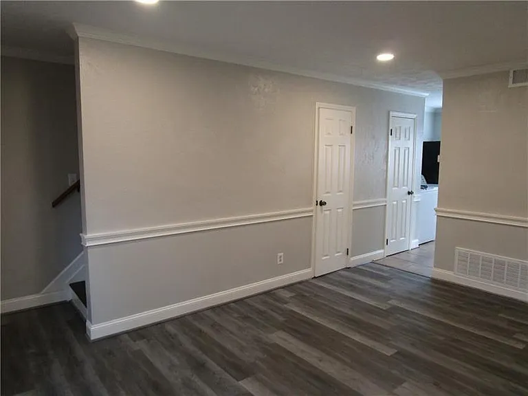 1235 Riverside Dr #F6 — Photo 4