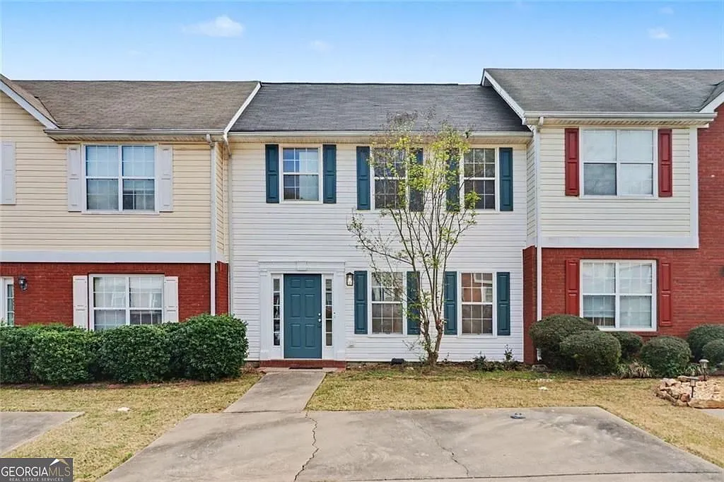 116 Westside Chase photo 1