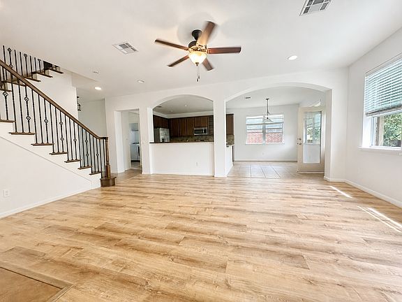 4th image of 1503 Rimstone Dr