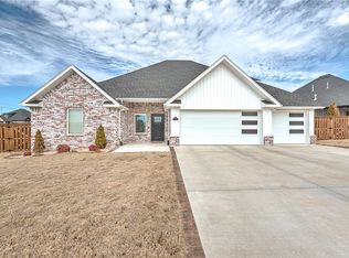 3200 SW Coler Creek Ave, Bentonville, AR 72712