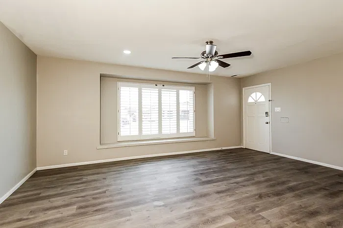4 bed, 2.0 bath, 1676 sqft, $1,970 — Photo 3