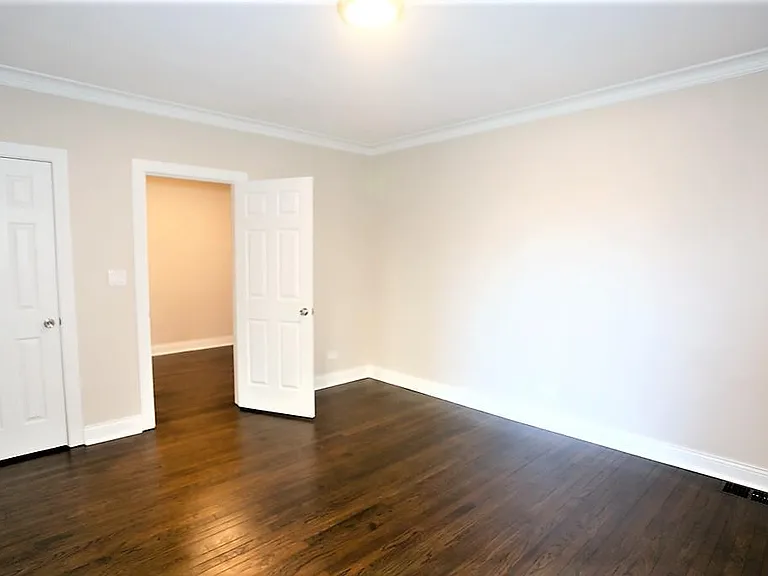 4447 N Rockwell St #1 — Photo 6