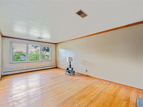 5th image of 333 Hickory St