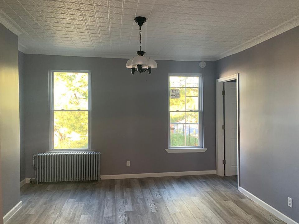 1st image of 3-94 109th Ave #3