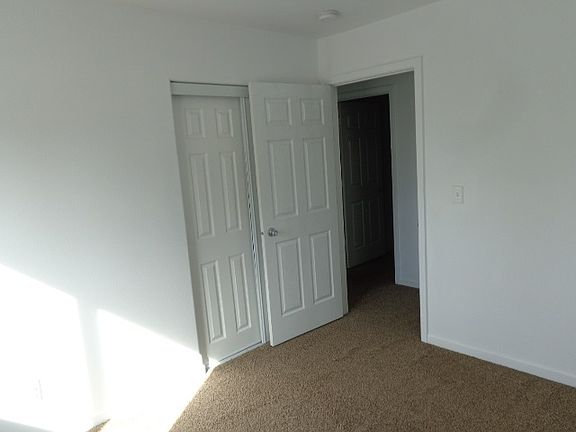 5th image of 401 W Marble St