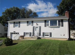 9 Macintosh Rd, Norwalk, CT 06851