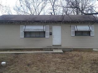 10452 Duke Dr, Saint Louis, MO 63136
