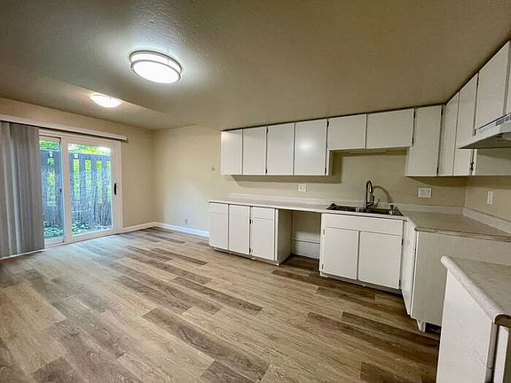 2nd image of 421 West St #12