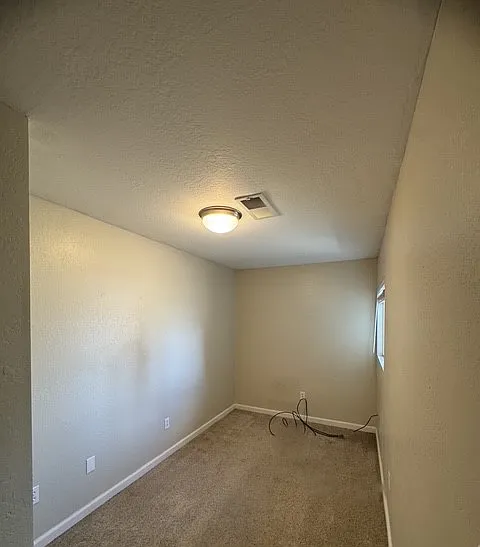 1448 Pleasant St — Photo 19