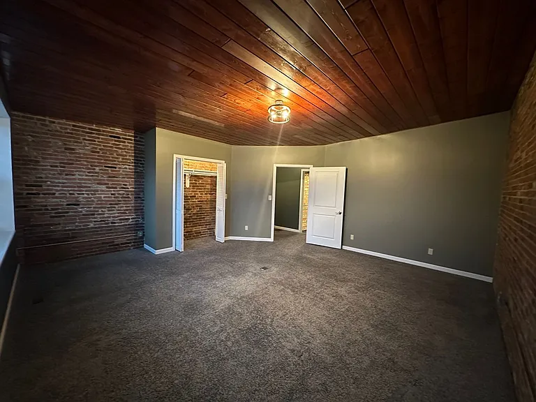 327 S 8th St #330 — Photo 34