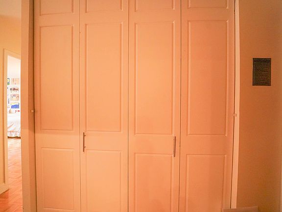 4th image of 30 W 63rd St APT 5V