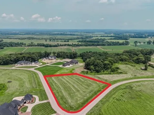 200 Castle Crest Ct, O'Fallon, MO 63366