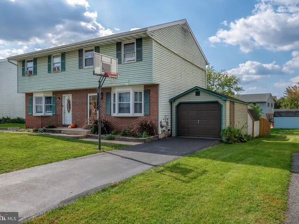 417 S Plum St, Mount Joy, PA 17552