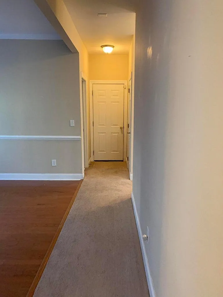 4 bed, 2227 sqft, $2,400 — Photo 3
