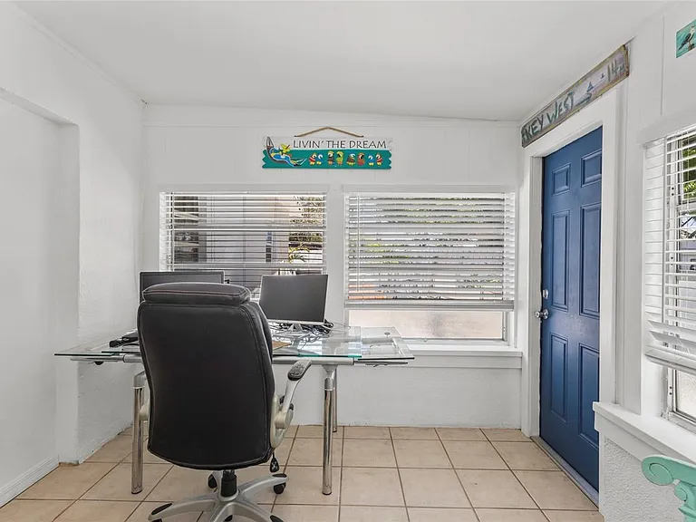 2082 Orchid St — Photo 7