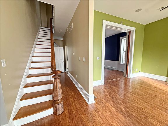 4th image of 2757 Caroline St