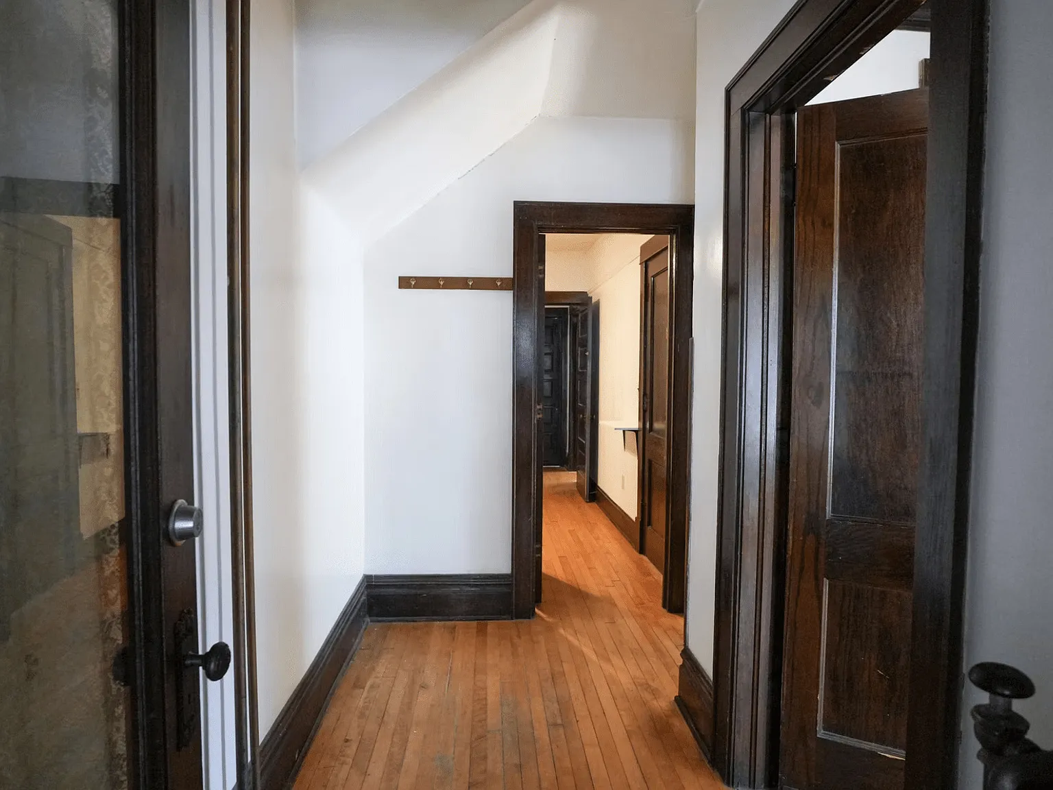 409 W. Washington Ave - Spacious 4 bedroom, 2 Bath Apartment Near UW-Madison - Heat Included — Photo 1