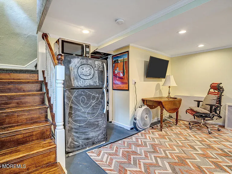 111 Beacon Blvd — Photo 33