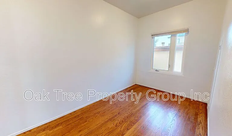 454 34th St #4 — Photo 6