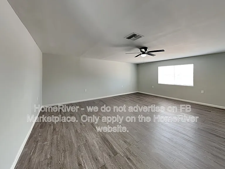 1801 N 63rd Dr — Photo 4