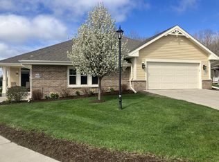 W129N6739 Northfield Cir, Menomonee Falls, WI 53051