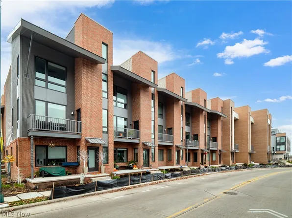 1232 W 73rd St, Cleveland, OH 44102