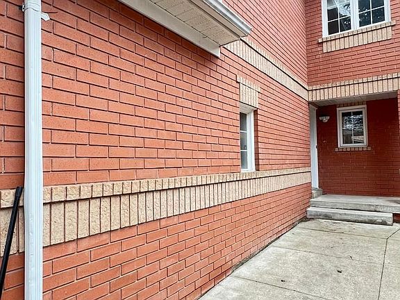 2nd image of 33 Clover Bloom Rd