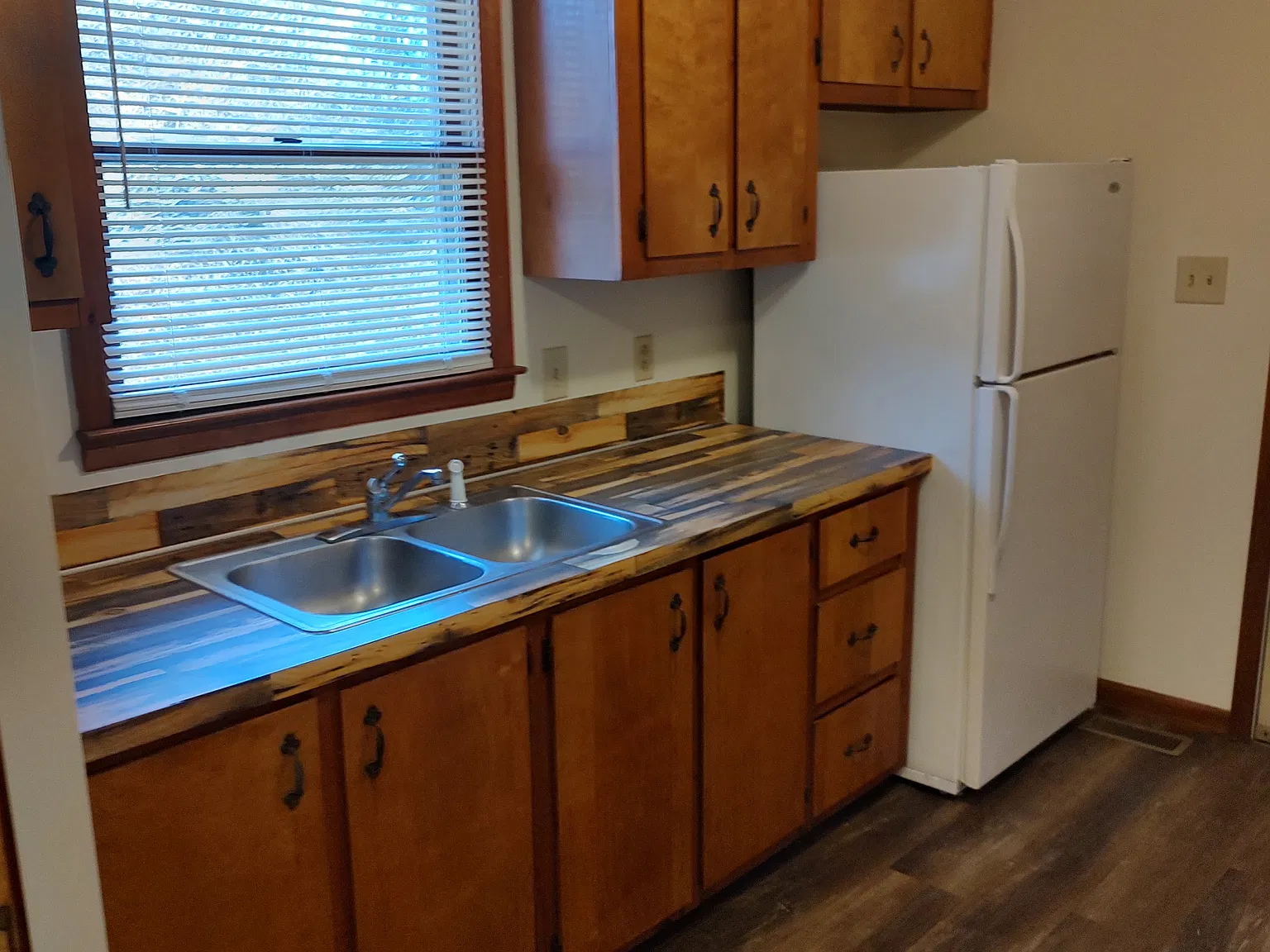 2 bed, 900 sqft, $1,300 — Photo 3