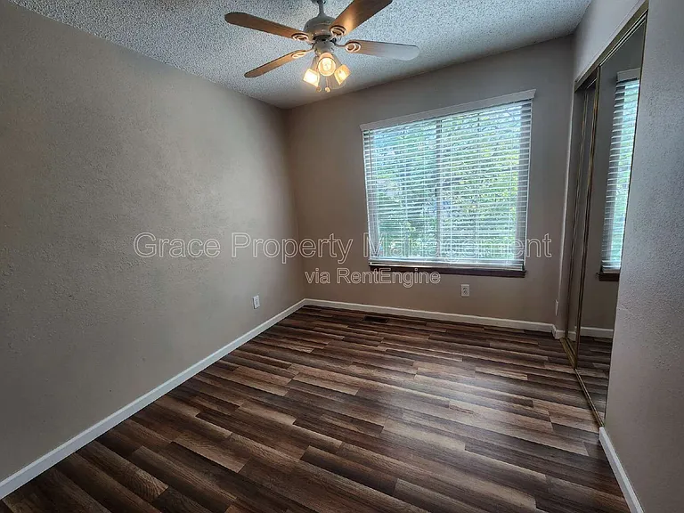 11725 Chase Ct — Photo 9