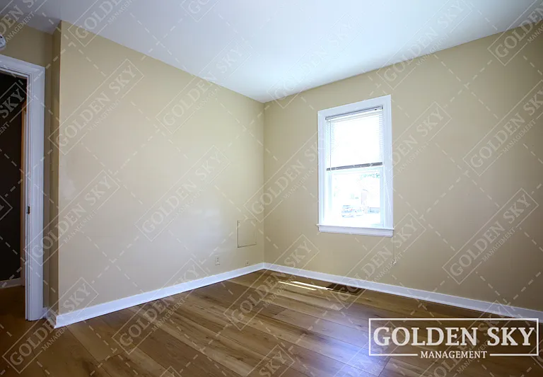 1115 W Bethel Ave — Photo 5