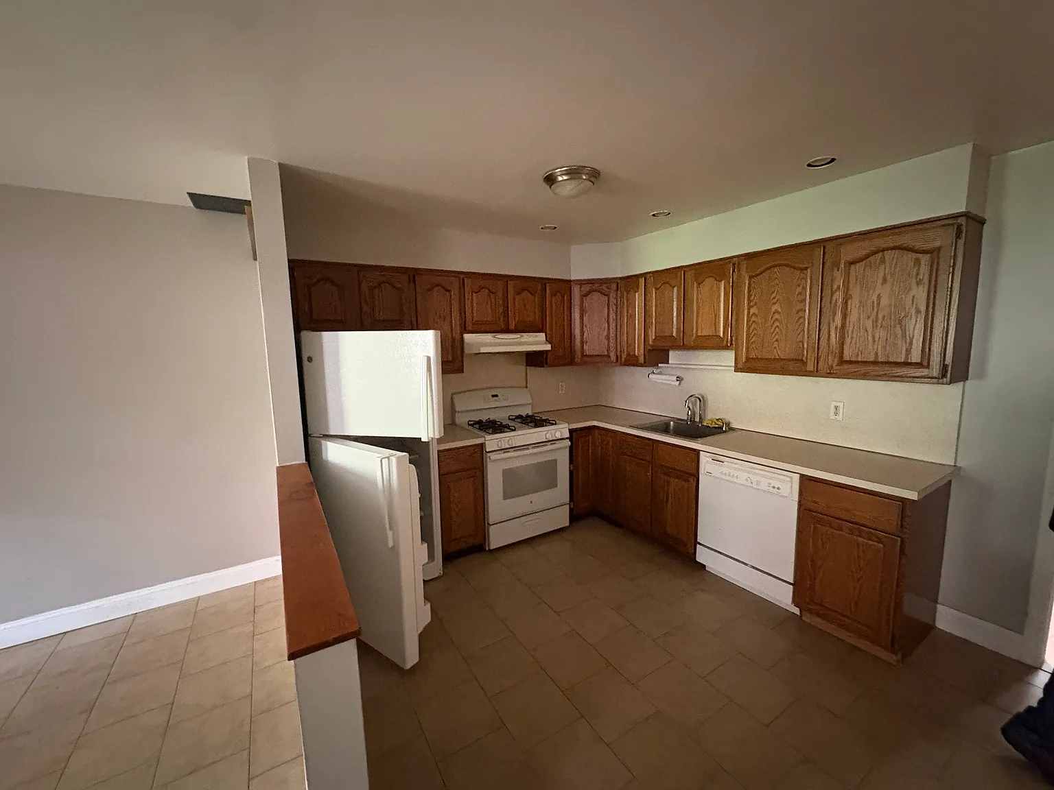 2 bed, 875 sqft, $2,800 — Photo 3